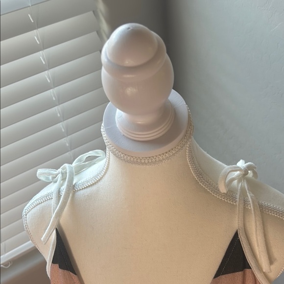 Striped Sleeveless Dress - Picture 4 of 5